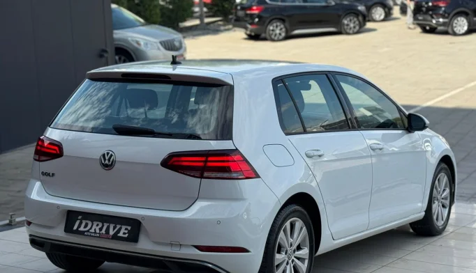 Volkswagen Golf  - 2018