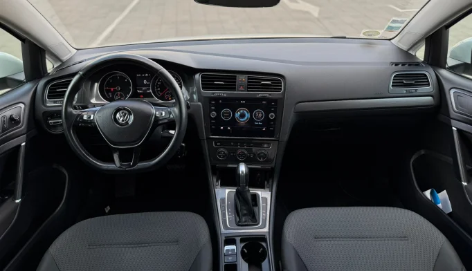 Volkswagen Golf  - 2018