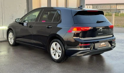 Volkswagen Golf 8  - 2020