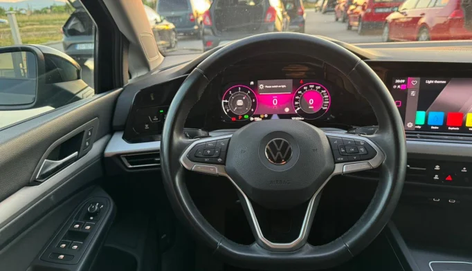 Volkswagen Golf 8  - 2020
