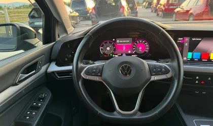 Volkswagen Golf 8  - 2020