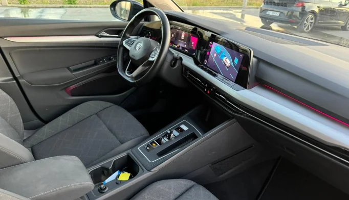 Volkswagen Golf 8  - 2020