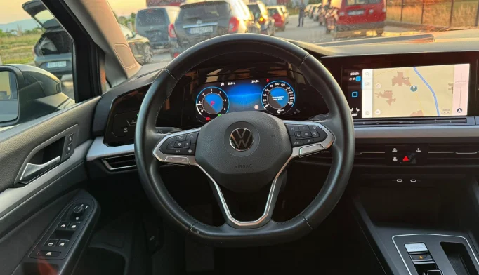 Volkswagen Golf 8  - 2020
