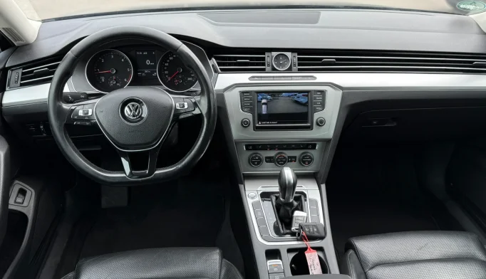 Volkswagen Passat  - 2016