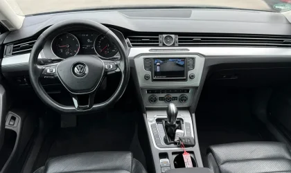 Volkswagen Passat  - 2016