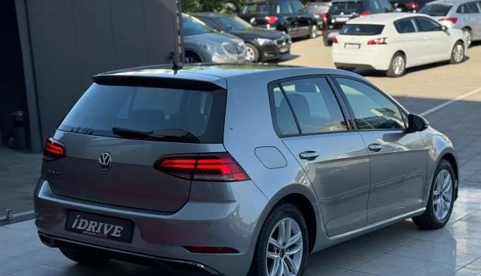 Volkswagen Golf  - 2019