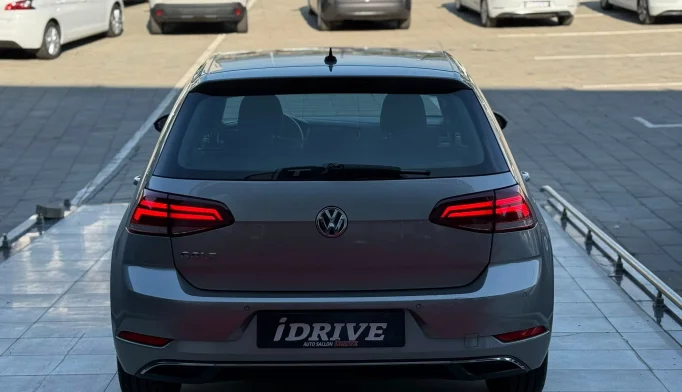 Volkswagen Golf  - 2019