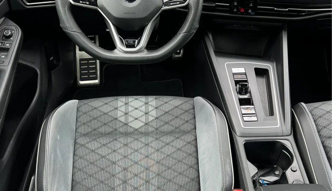 Volkswagen Golf 8  - 2021
