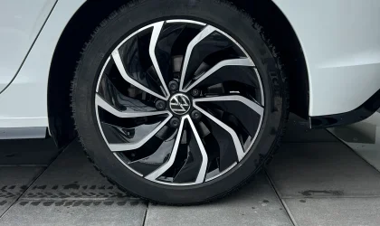 Volkswagen Golf 8  - 2021