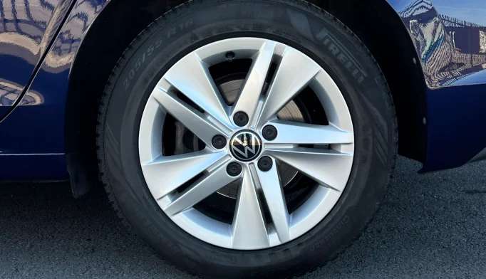 Volkswagen Golf 8  - 2021