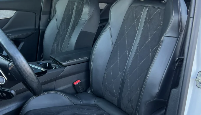 Peugeot 3008  - 2020