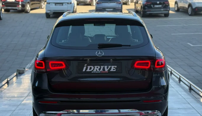 Mercedes-Benz GLC  - 2021