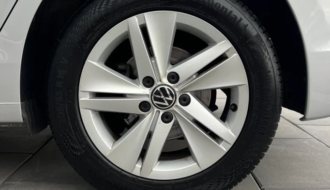 Volkswagen Golf 8  - 2020