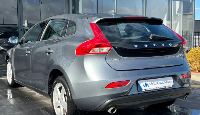 Volvo V40  - 2018