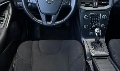 Volvo V40  - 2018