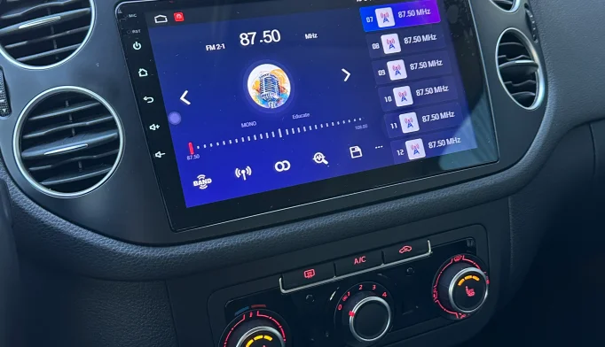 Volkswagen Tiguan  - 2015