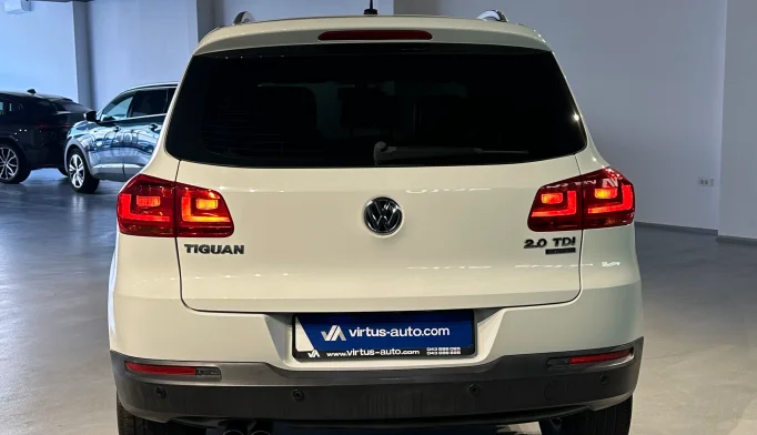 Volkswagen Tiguan  - 2015