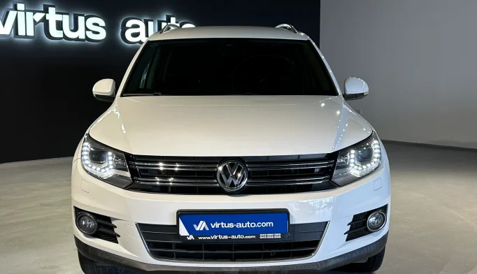 Volkswagen Tiguan  - 2015
