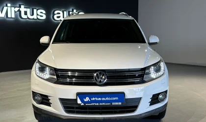Volkswagen Tiguan  - 2015