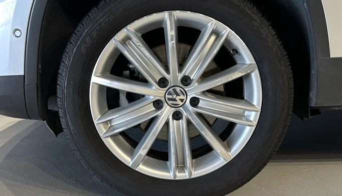 Volkswagen Tiguan  - 2016
