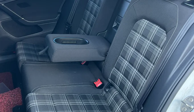 Volkswagen Golf  - 2016