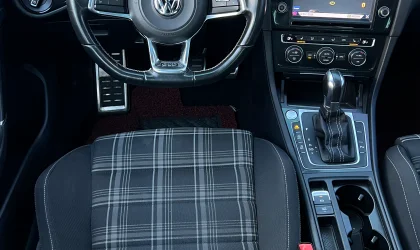 Volkswagen Golf  - 2016