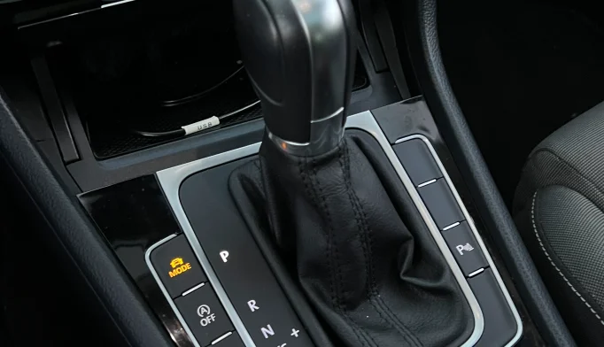 Volkswagen Golf  - 2015