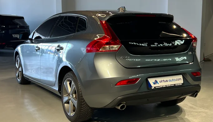 Volvo V40  - 2016