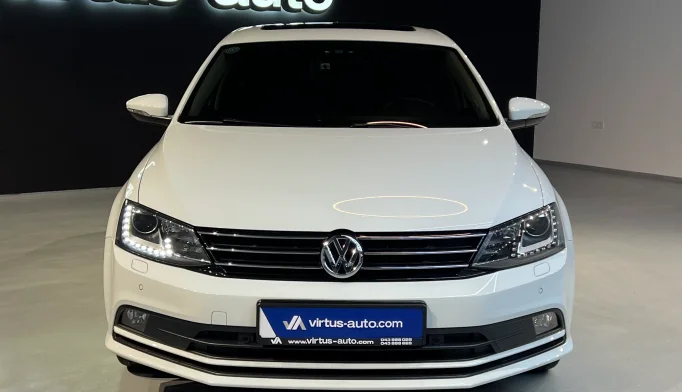 Volkswagen Jetta  - 2015