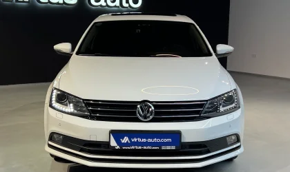 Volkswagen Jetta  - 2015