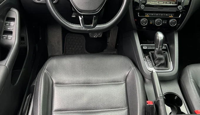 Volkswagen Jetta  - 2015