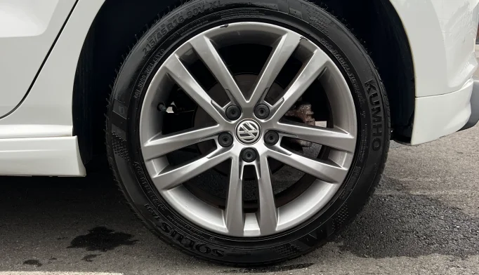 Volkswagen Polo  - 2015