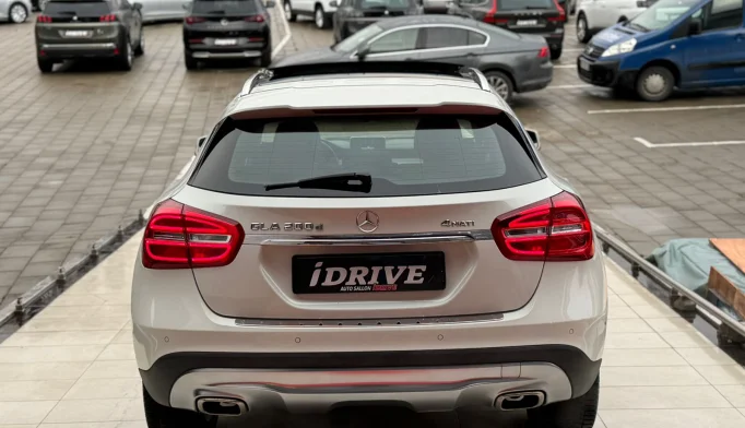 Mercedes-Benz GLA-Class  - 2016