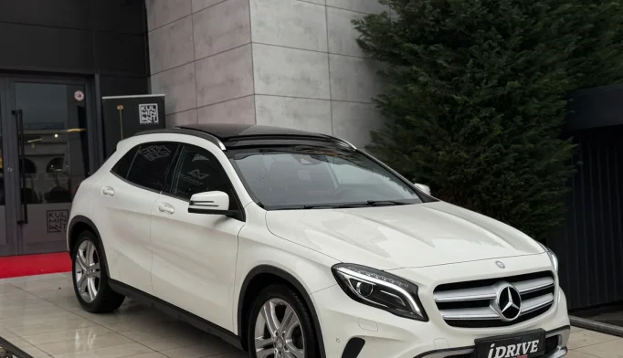 Mercedes-Benz GLA-Class  - 2016