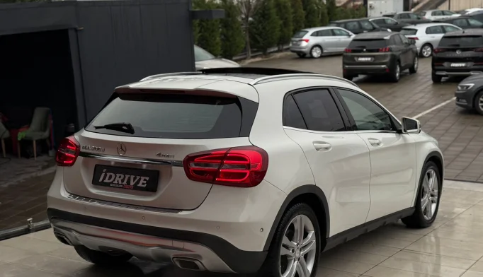 Mercedes-Benz GLA-Class  - 2016