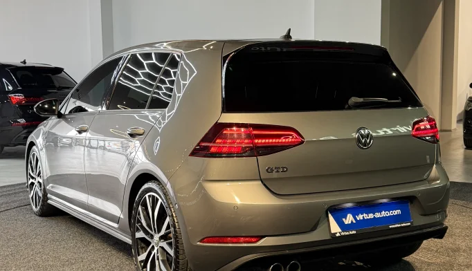 Volkswagen Golf  - 2017