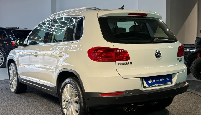 Volkswagen Tiguan  - 2015