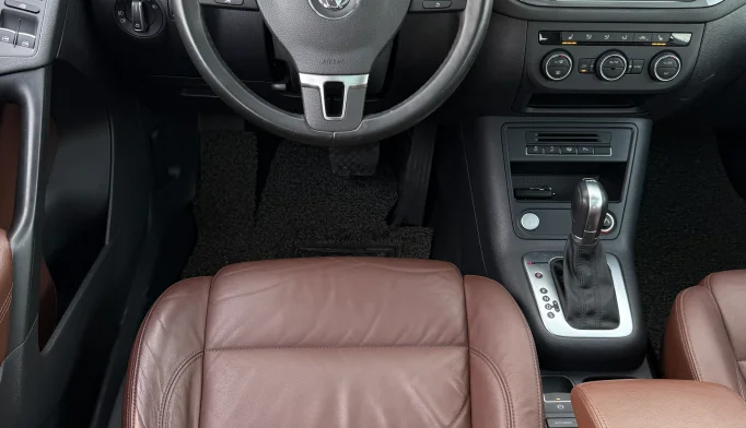 Volkswagen Tiguan  - 2015