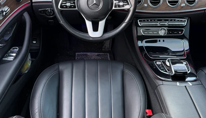 Mercedes-Benz E-Class  - 2019