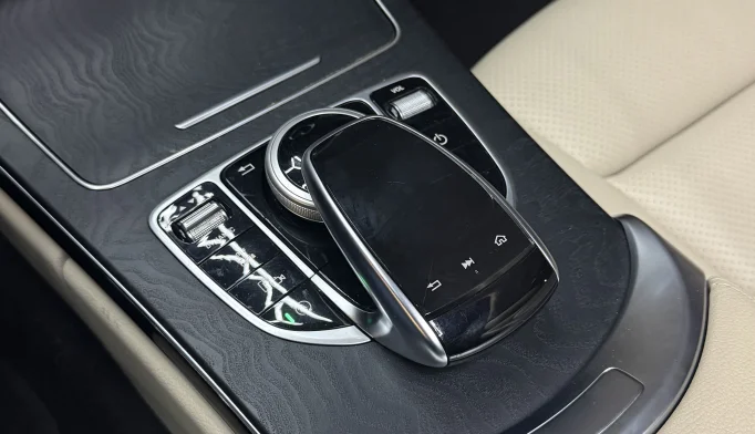 Mercedes-Benz C-Class  - 2019