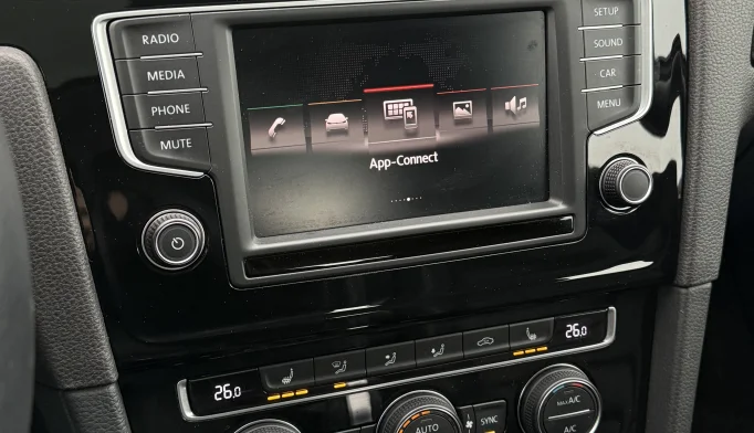 Volkswagen Golf  - 2016