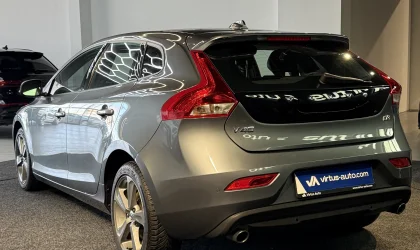 Volvo V40  - 2018