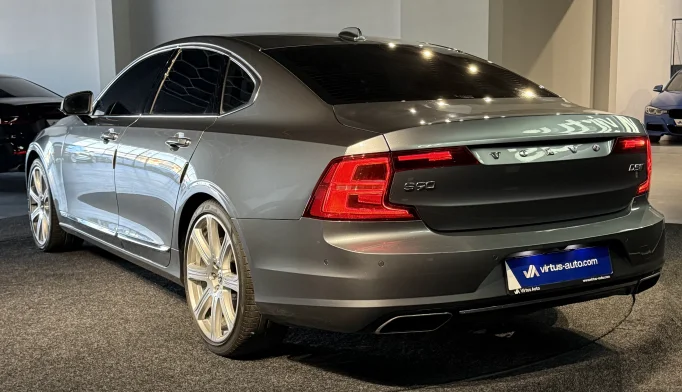 Volvo S90  - 2018