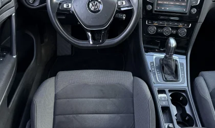 Volkswagen Golf  - 2016
