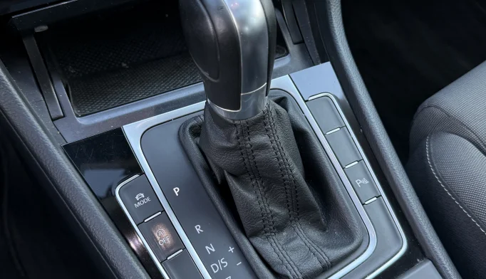 Volkswagen Golf  - 2016