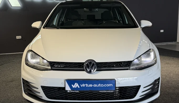 Volkswagen Golf  - 2016