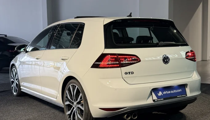 Volkswagen Golf  - 2016