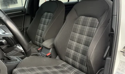 Volkswagen Golf  - 2016