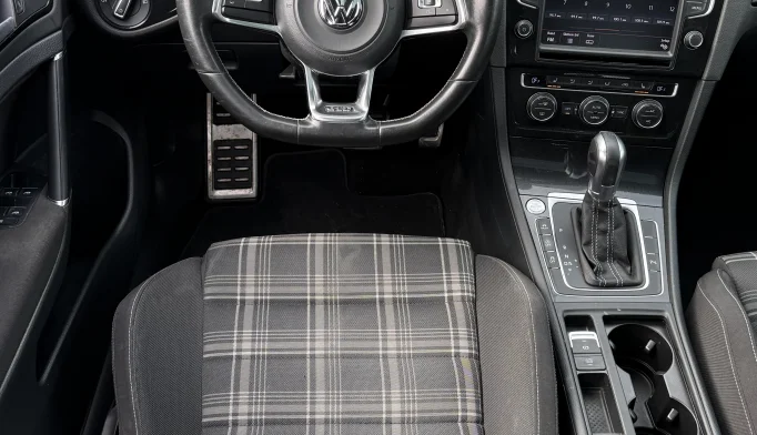 Volkswagen Golf  - 2016