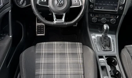 Volkswagen Golf  - 2016